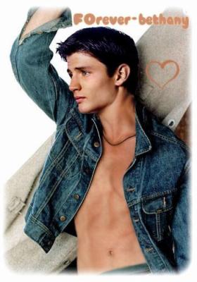 OOOHHHHHHHHHHHHHHHH il est trop SEXY